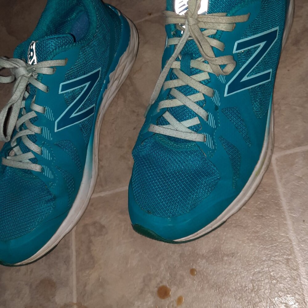 Newbalances - Picture 2 of 3